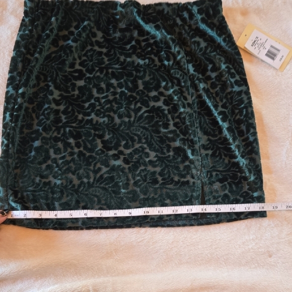 Kohl's NWT M Dk Green Floral Velvet Midi Skirt Romantic Goth - Picture 7 of 9